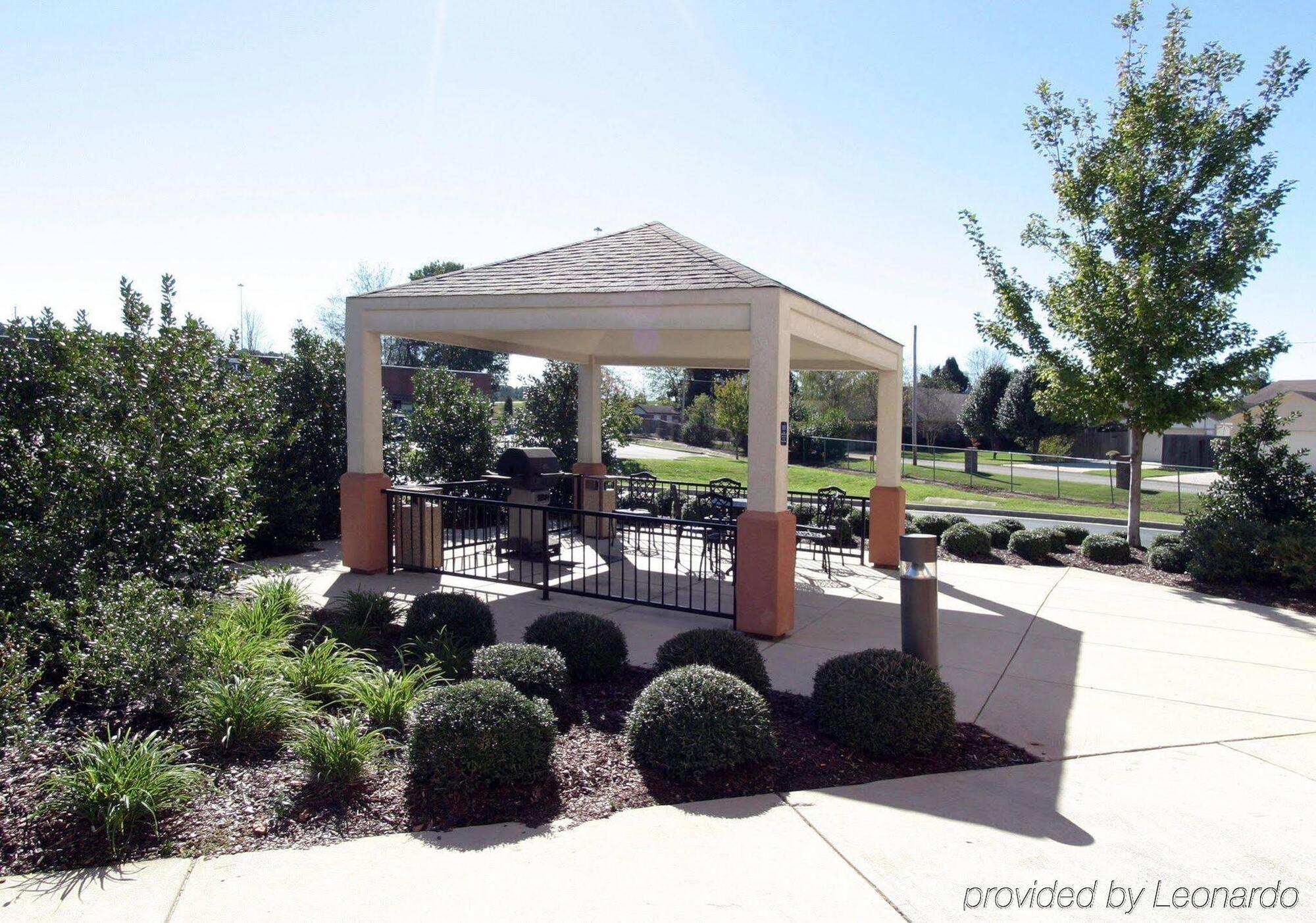 Sonesta Simply Suites Huntsville Research Park Exterior foto
